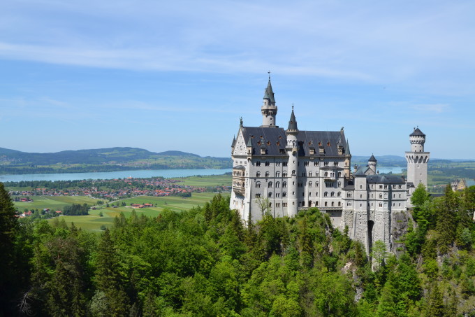 Neuschwanstein-Tall Girl Big World