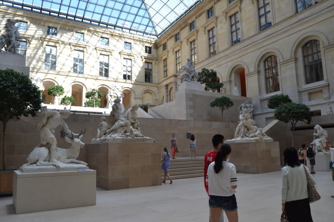 16 Pictures that Will Make You Want to Visit the Louvre