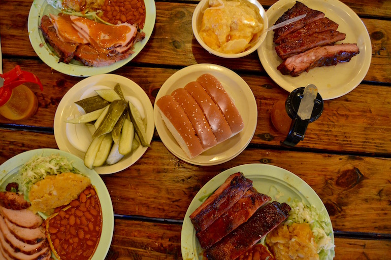 26 oz Rambler - Salt Lick BBQ