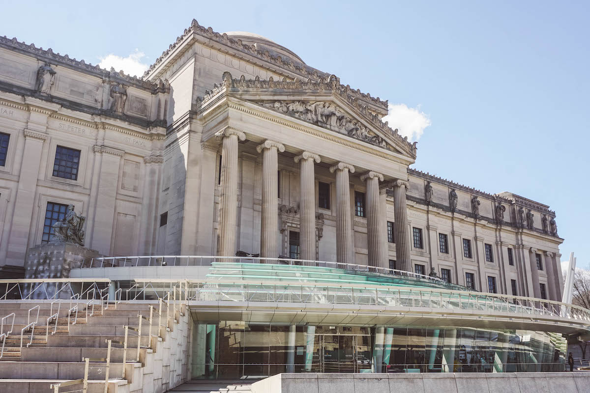 Facade of the Brooklyn Museum on a sunny day