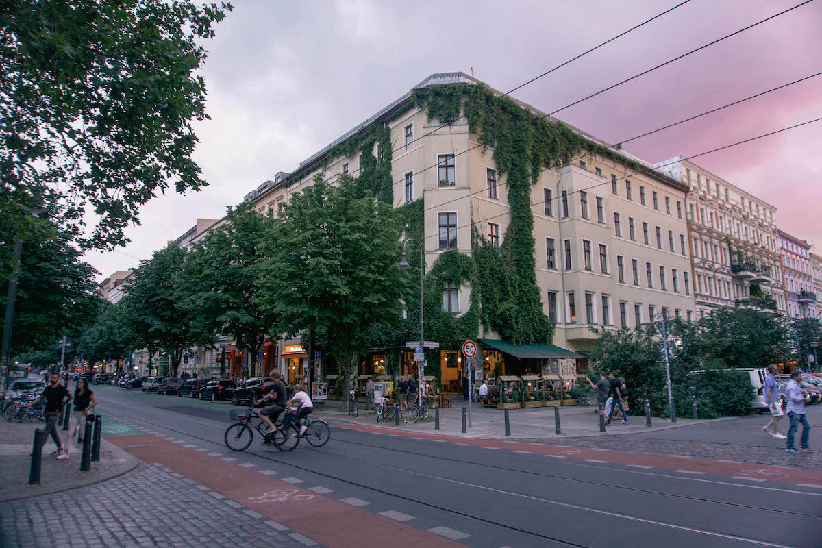 A corner in Prenzlauer Berg near dusk.