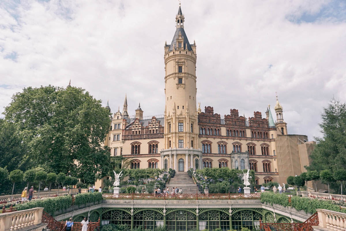 The back of Schwerin Castle, seen from the gardens. 