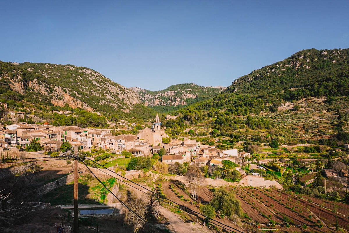 A view of Valldemossa, seen from above.