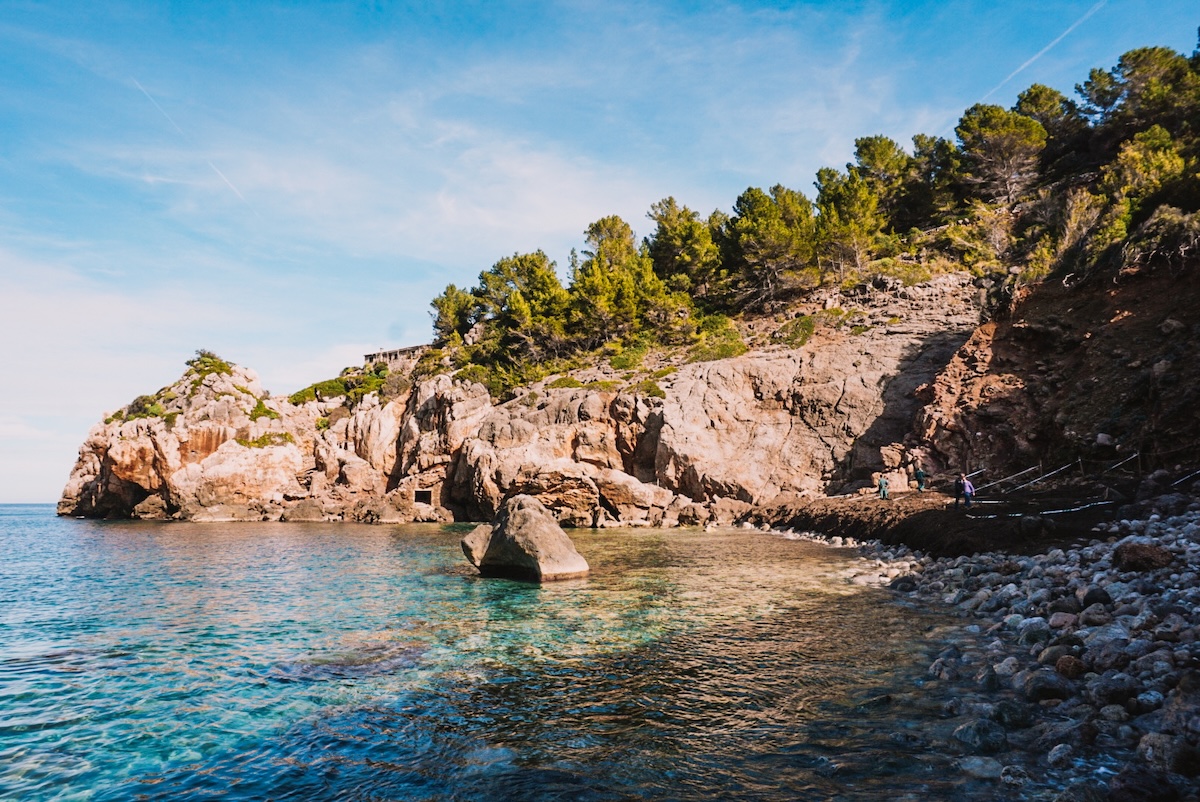 Cala Deia, empty during the winter.