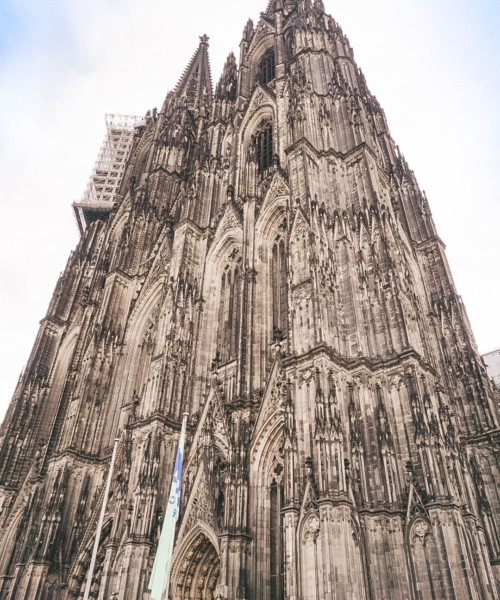 The Cologne Cathedral, seen from the side.