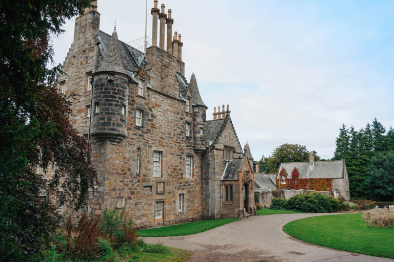 Your Guide to Lauriston Castle in Edinburgh | Tall Girl Big World