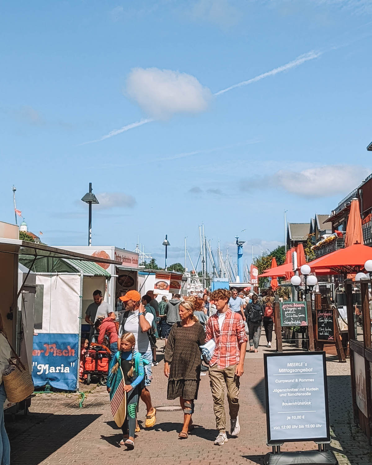 The weekly fish market at Warnemünde 