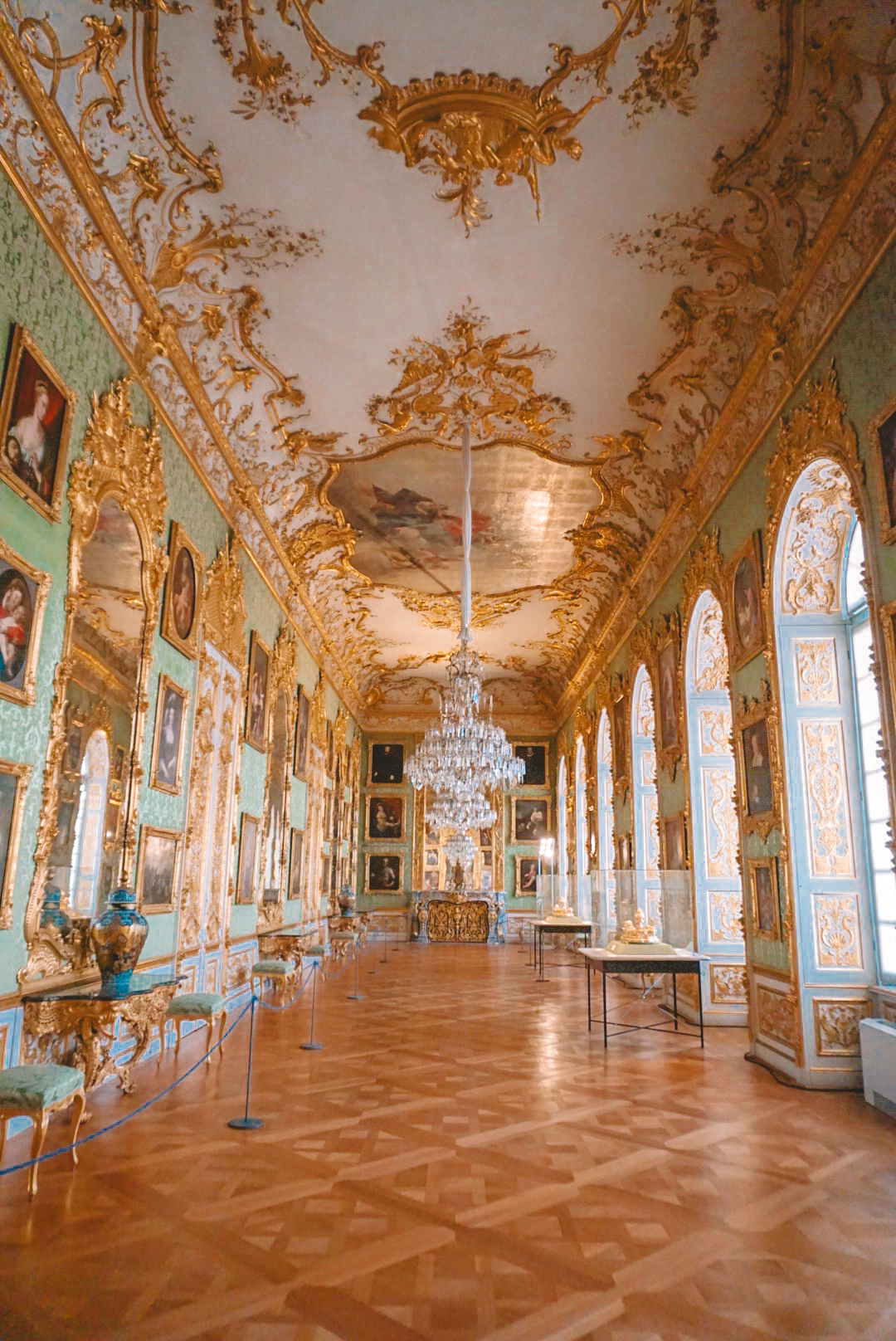 A green rococo hall in the Munich Residence