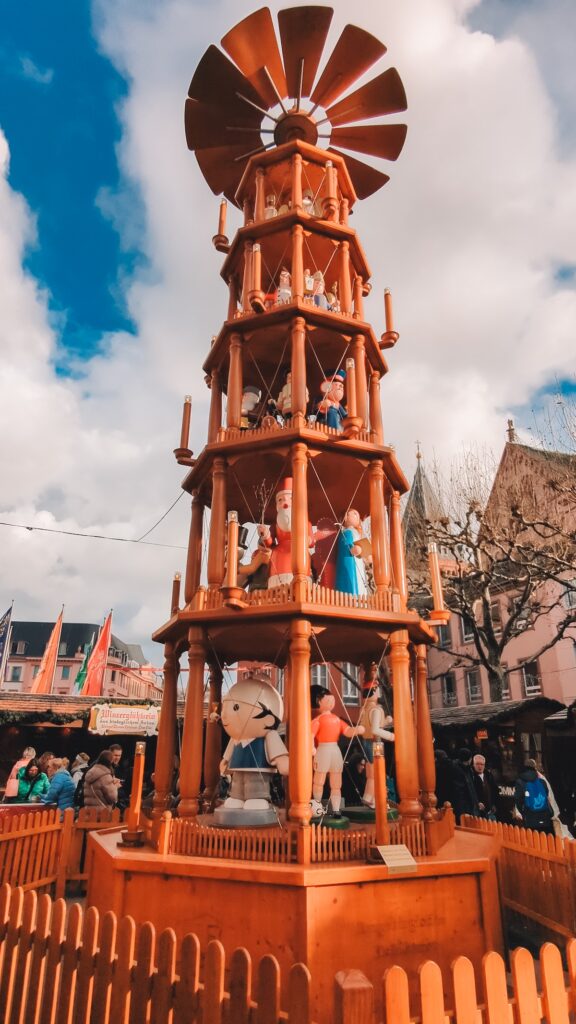 Christmas pyramid at Mainz Christmas market 