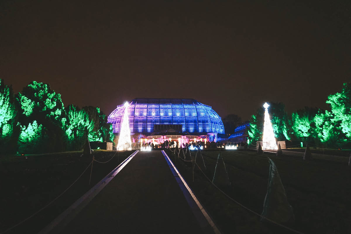 Greenhouse at the Berlin Botanical Garden, lit up at night. 