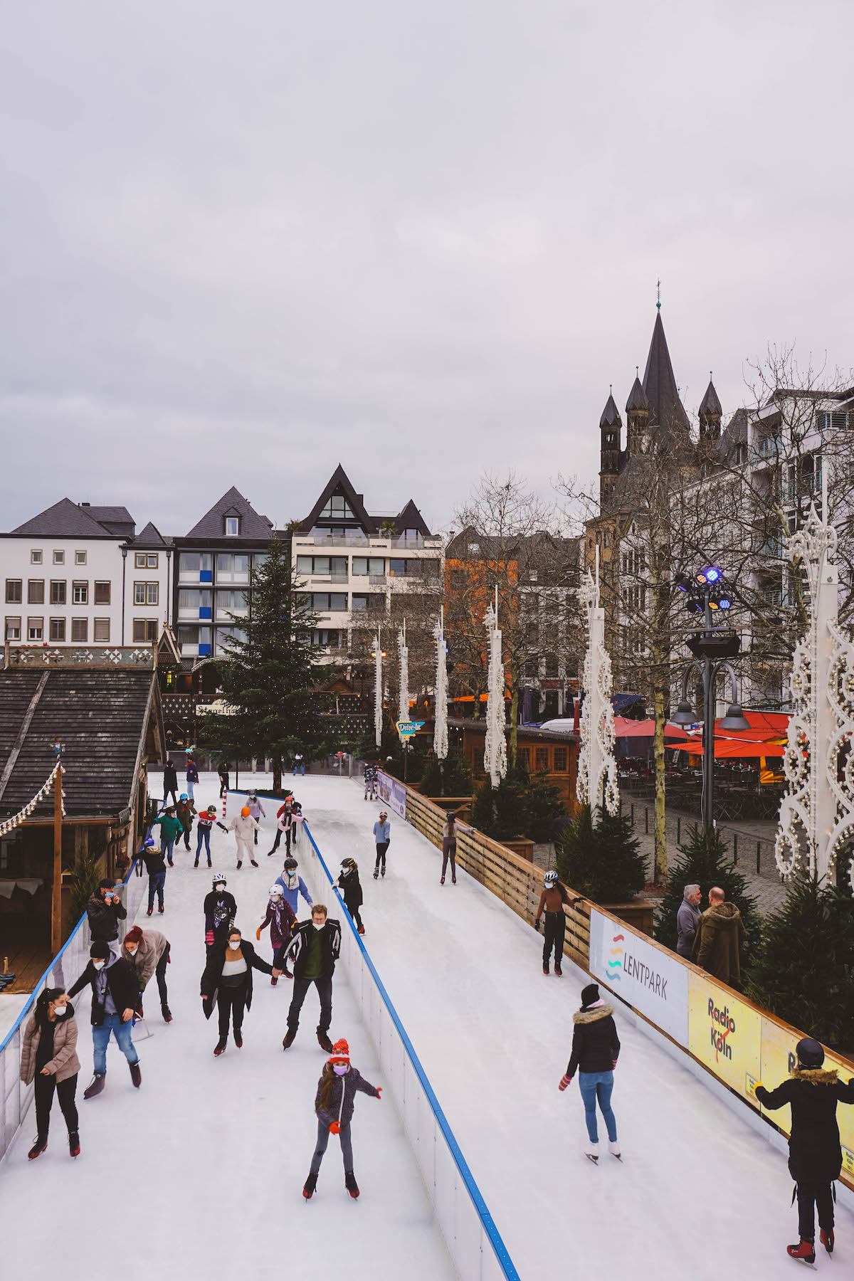 Ice rink at Heumarkt by day