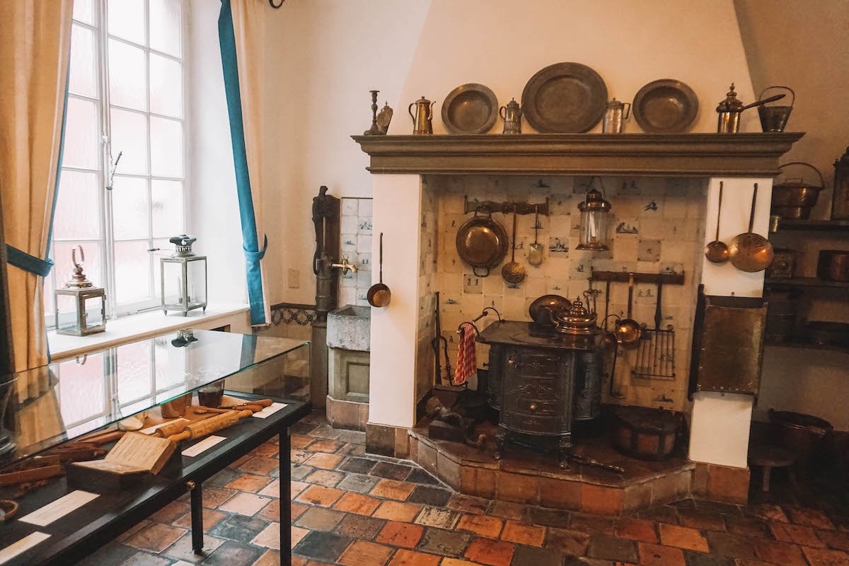 A display inside the Couven Museum (an old kitchen)