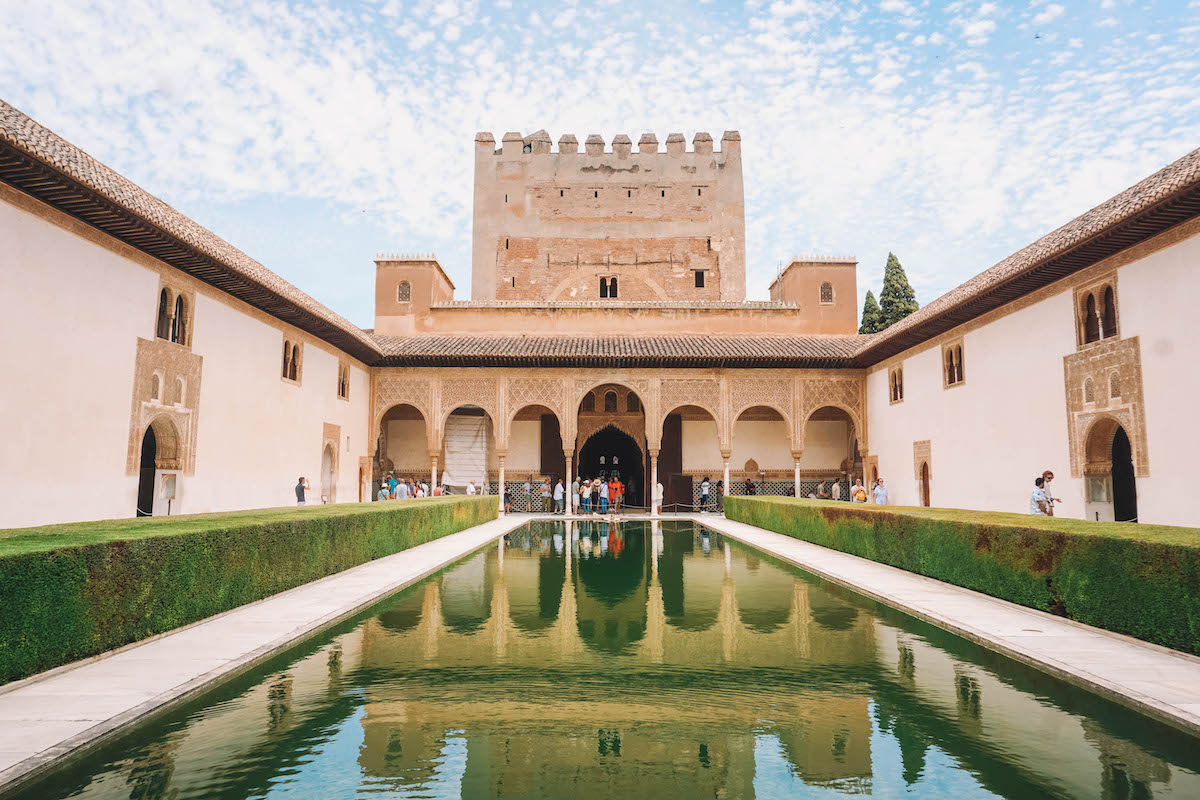 Splendid Andalusian Alhambra palace continues to draw visitors