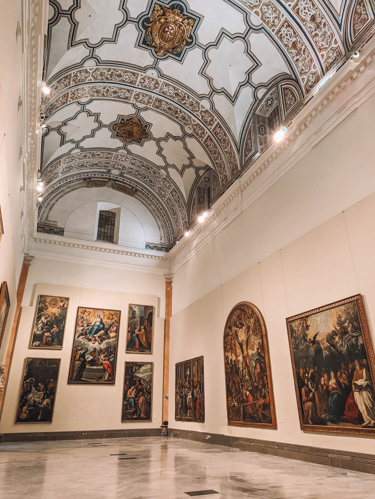 A room within the Seville Museum of Fine Arts. 