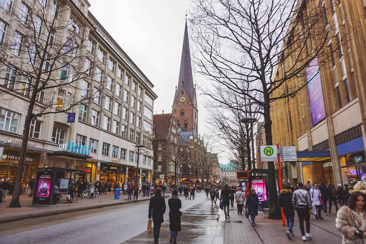 Mönckebergstraße in Hamburg, on a cloudy winter day