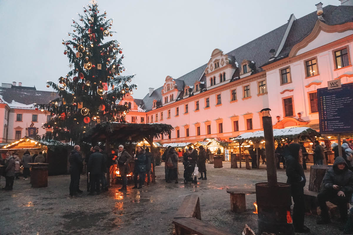 Inner courtyard of the Schloss Thurn und Taxis Christmas market 