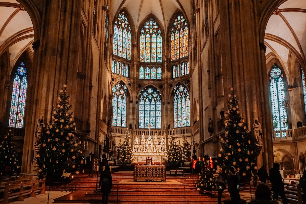 Interior of Regensburg's Neupfarrkirche decorated for Christmas