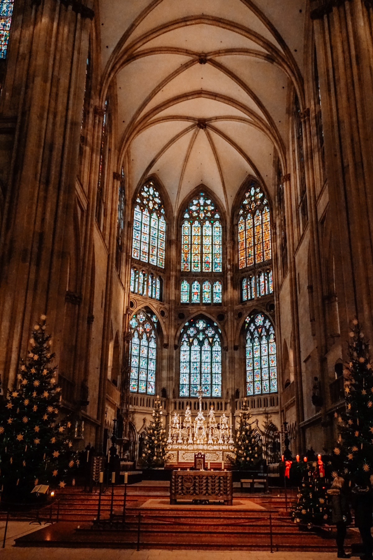 Interior of Regensburg's Neupfarrkirche decorated for Christmas