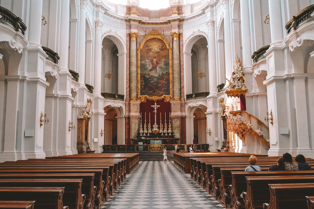 Altar in Katholische Hofkirche of Dresden 