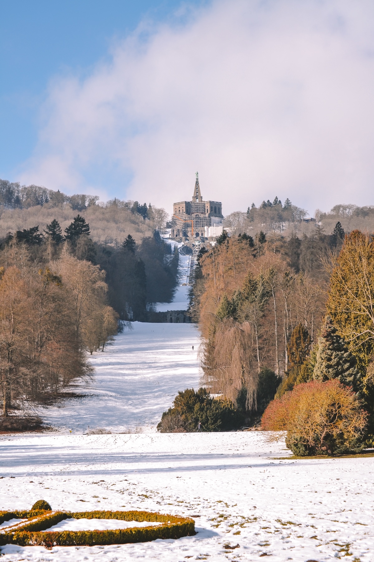 Tall hill with Hercules statue at the top, at Bergpark Wilhelmshöhe.