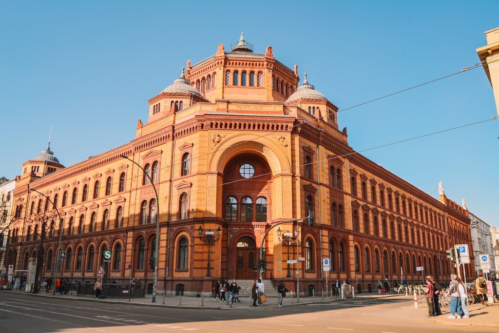Former royal post office along Oranienburger Strasse