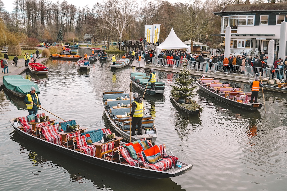 punts at the Spreewald harbor, decorated for Christmas